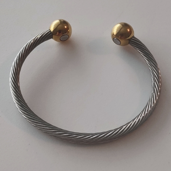 Twisted Cable Magnetic Bracelet Cuff - Picture 5 of 6